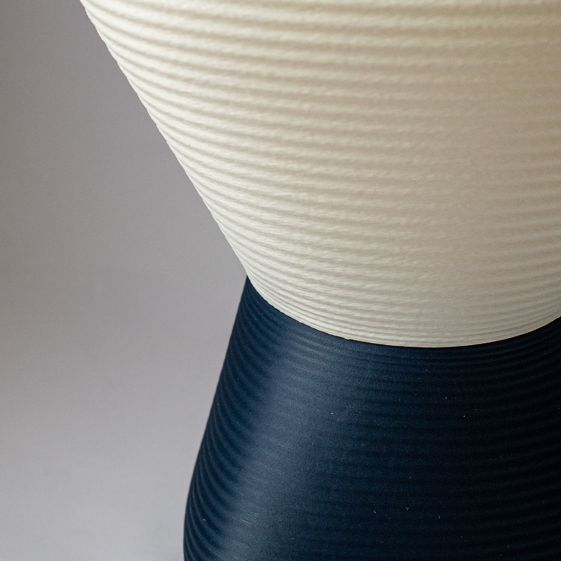 3D-Druck Schichtlinien Lampenschirm ALVA Nahaufnahme | FORMA DESIGN"
