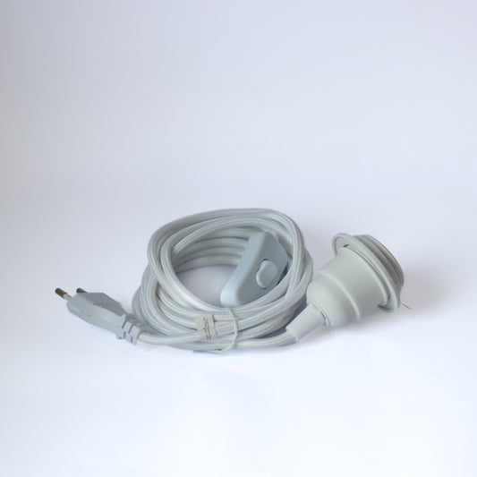 Fassung mit Kabel & Schalter – E27